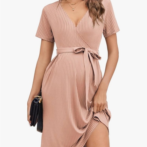 Dresses & Skirts - Chic Ribbed Midi Dress in Soft Blush